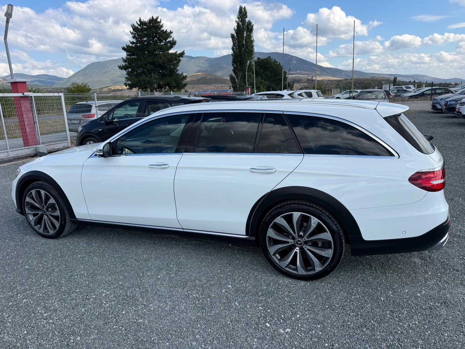 Mercedes-Benz E 220 (KATO НОВА)^(4-MATIC)^(AIRMATIC)^(ALLTERRAIN), снимка 8 - Автомобили и джипове - 56313962