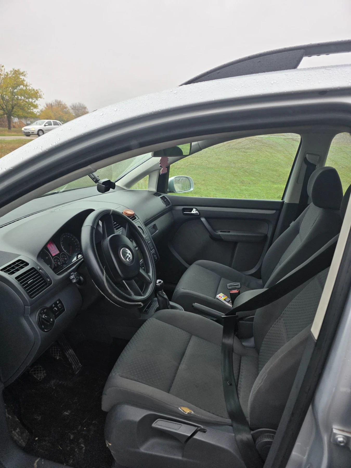 VW Touran, снимка 11 - Автомобили и джипове - 56712754