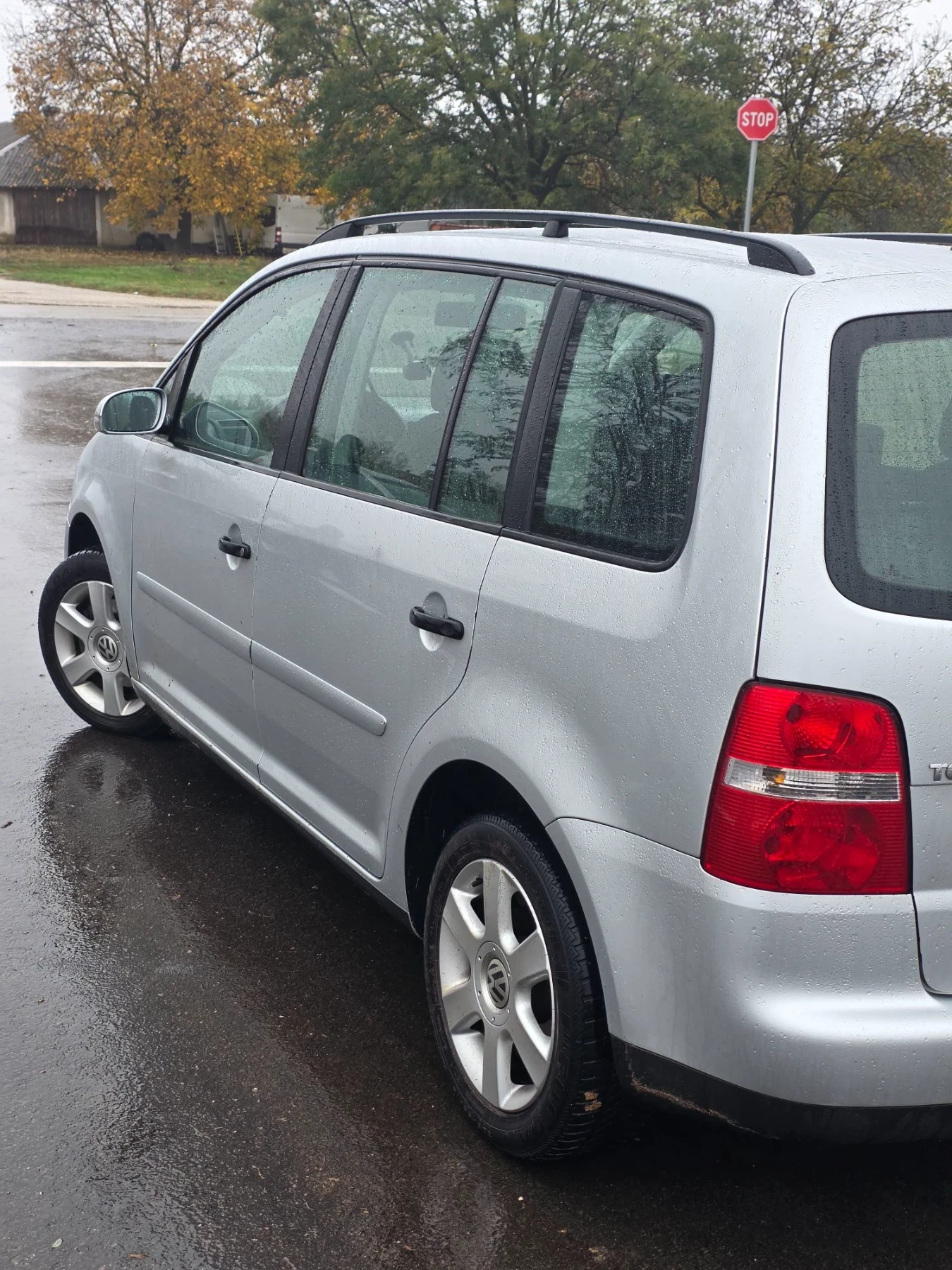 VW Touran, снимка 8 - Автомобили и джипове - 56712754