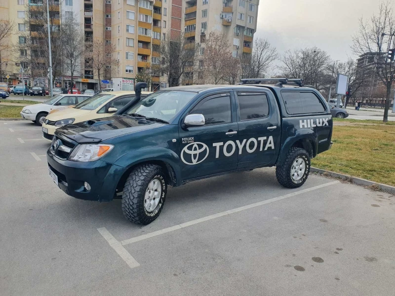 Toyota Hilux, снимка 1 - Автомобили и джипове - 47931581