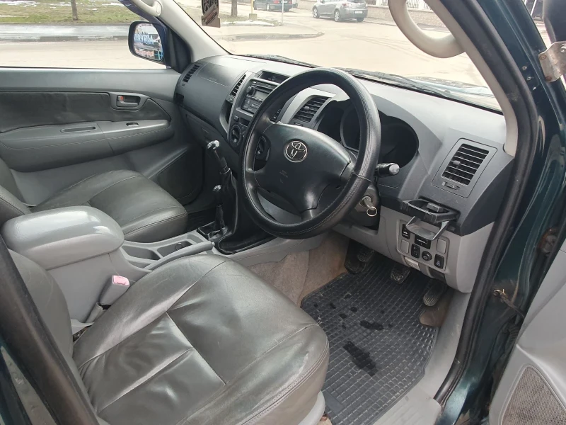 Toyota Hilux, снимка 9 - Автомобили и джипове - 48669641