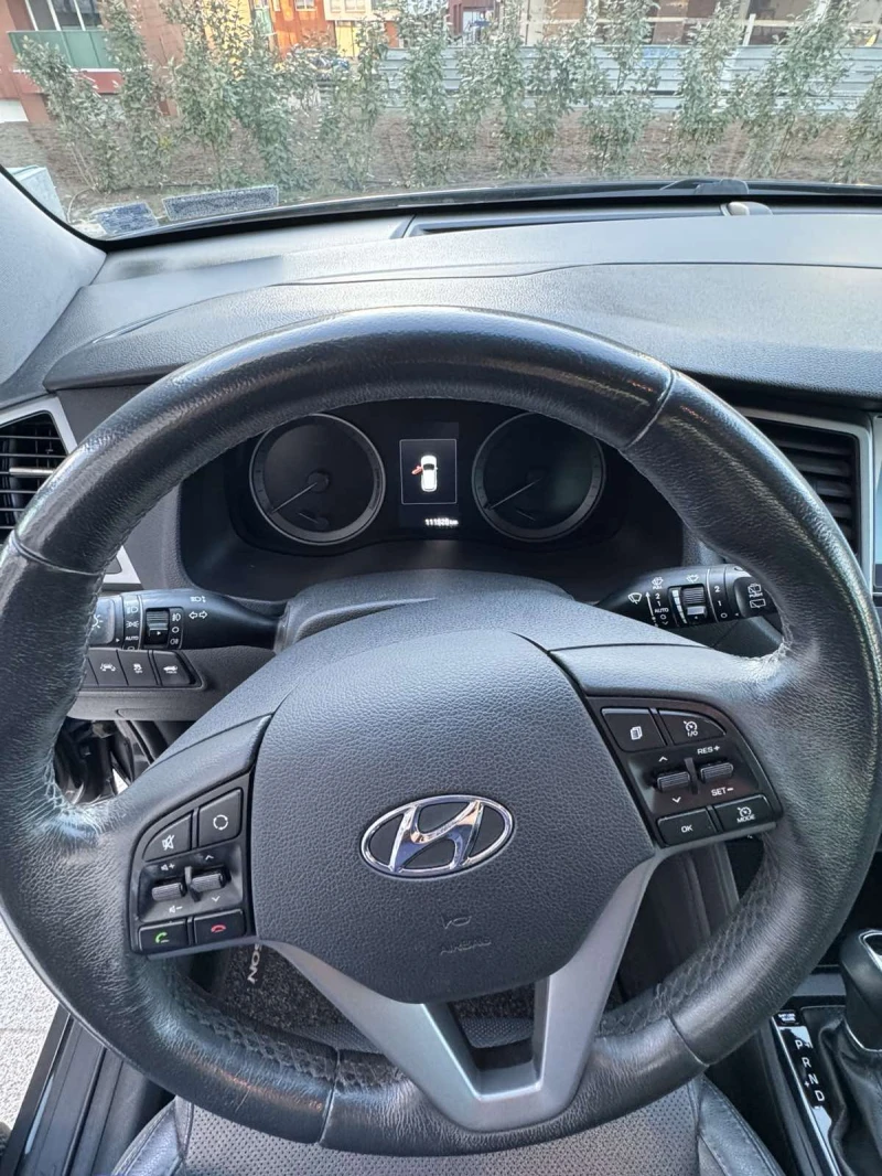 Hyundai Tucson, снимка 8 - Автомобили и джипове - 49435963