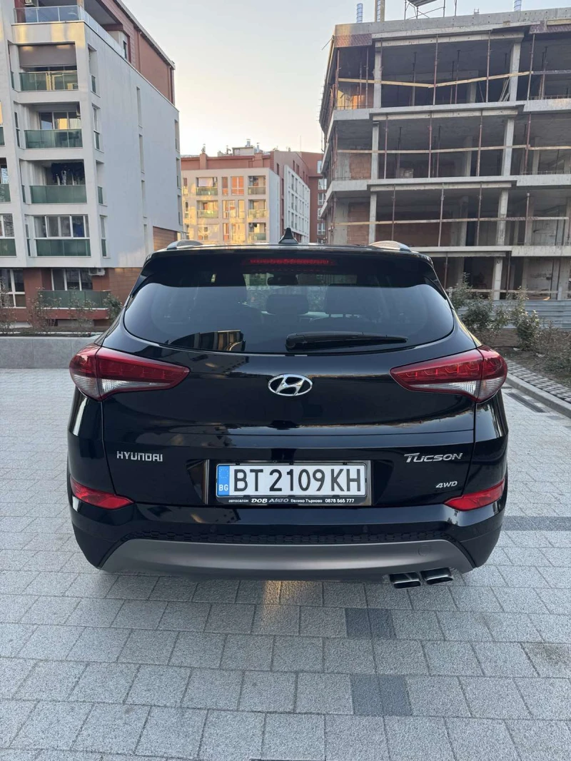 Hyundai Tucson, снимка 11 - Автомобили и джипове - 49435963