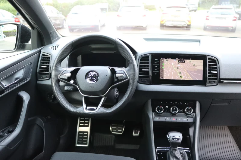 Skoda Karoq SPORT/4x4/2.0d/150HP/CARPLAY/CAM/NAVI/173D, снимка 11 - Автомобили и джипове - 52224877
