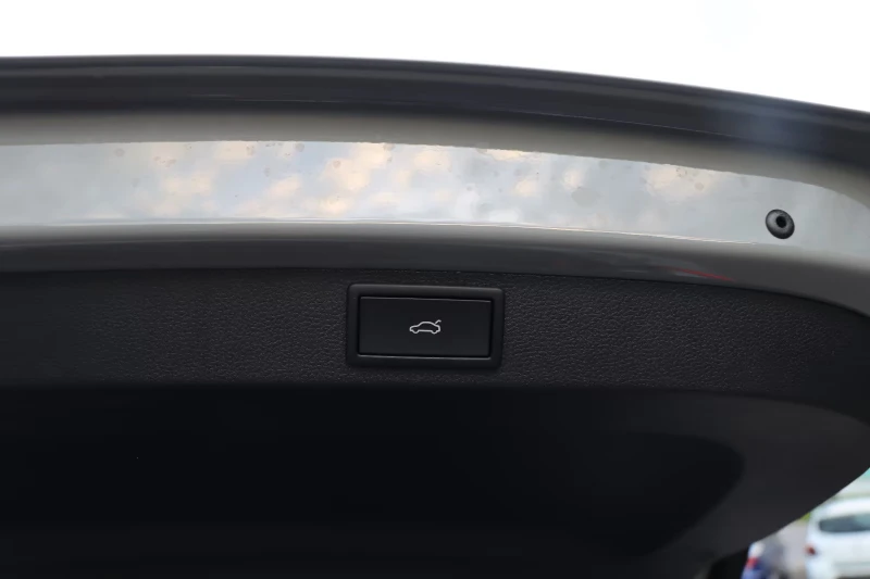 Skoda Karoq SPORT/4x4/2.0d/150HP/CARPLAY/CAM/NAVI/173D, снимка 13 - Автомобили и джипове - 52224877