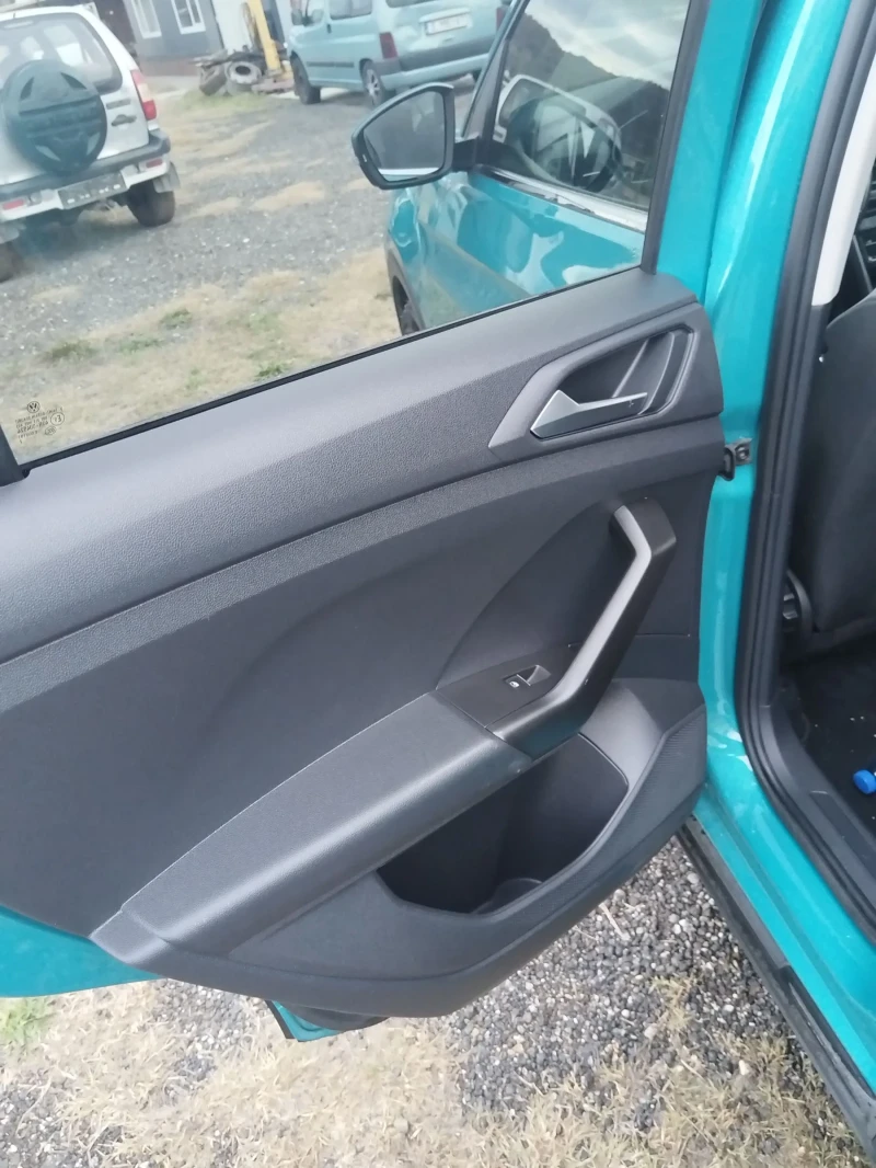 VW T-Cross, снимка 6 - Автомобили и джипове - 52668571