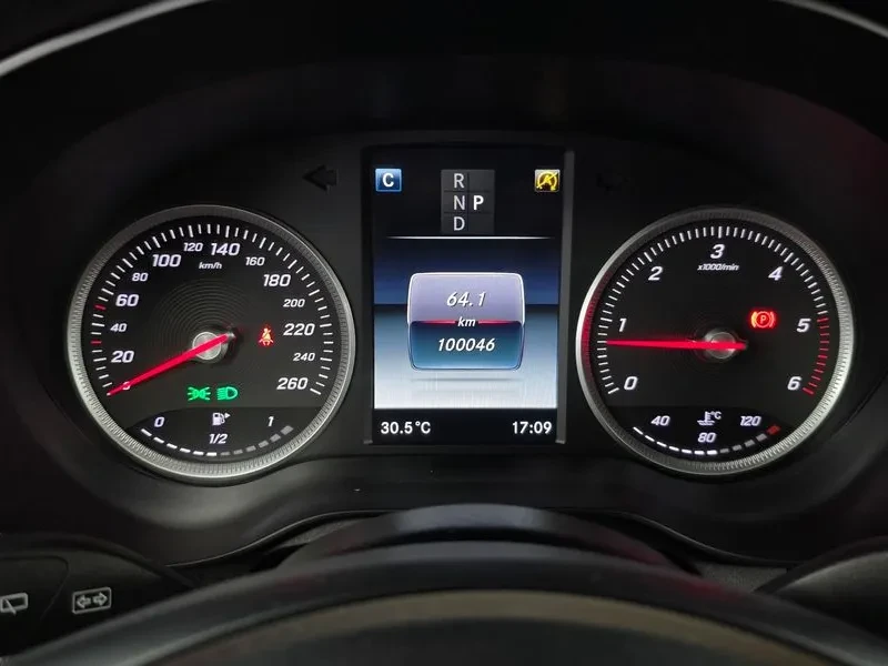 Mercedes-Benz GLC 220 4MATIC - САМО 30% АВАНС, снимка 8 - Автомобили и джипове - 56005611