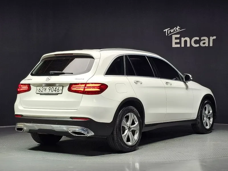 Mercedes-Benz GLC 220 4MATIC - САМО 30% АВАНС, снимка 2 - Автомобили и джипове - 56005611