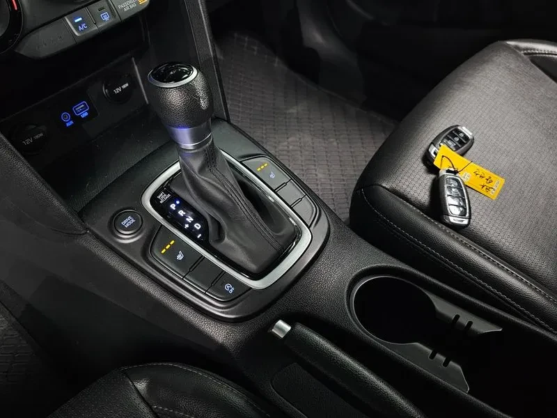 Hyundai Kona 1.6D - САМО 30% АВАНС, снимка 8 - Автомобили и джипове - 56028338