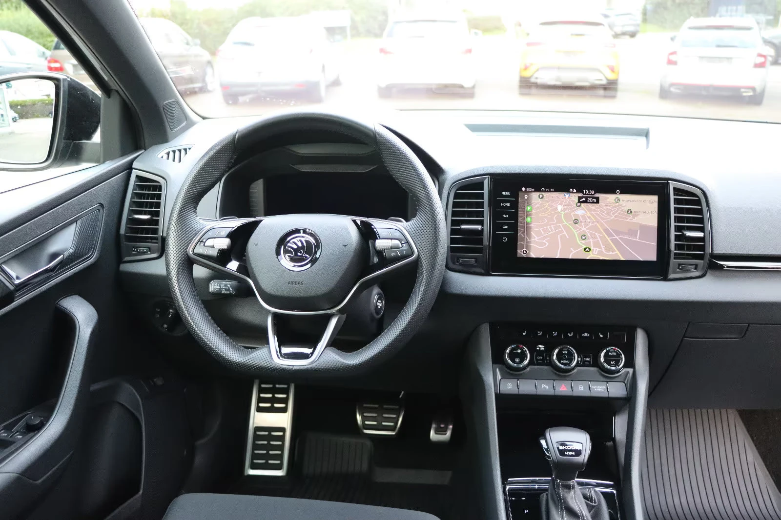 Skoda Karoq SPORT/4x4/2.0d/150HP/CARPLAY/CAM/NAVI/173D | Mobile.bg   11