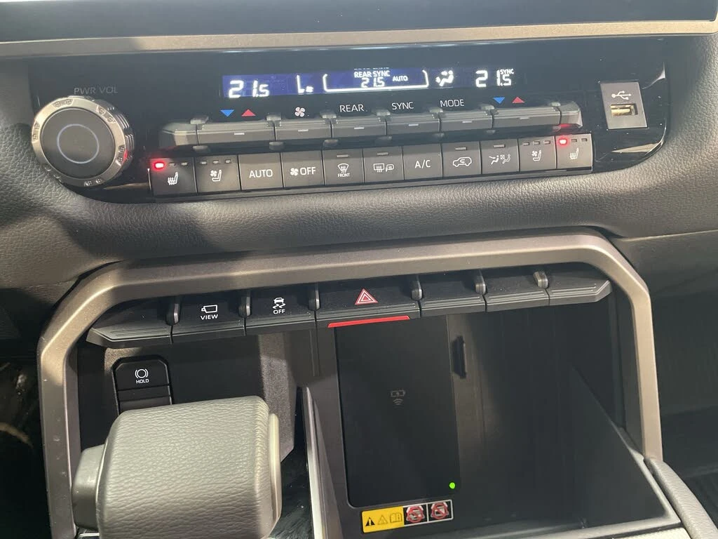 Toyota Sequoia Limited* 4WD* АвтоКредит* (ЦЕНА ДО БГ), снимка 13 - Автомобили и джипове - 53840792