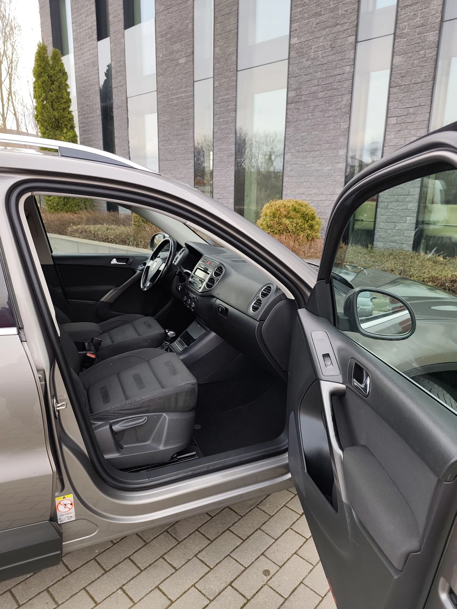 VW Tiguan 2.0 TDI DSG 4motion, снимка 11 - Автомобили и джипове - 53897118