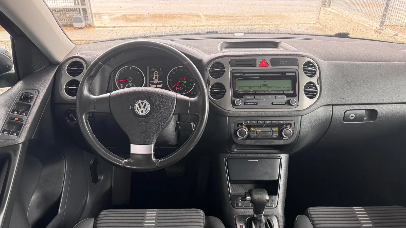 VW Tiguan 2.0TDI 4MOTION 140кс DSG * 122хил.км* , снимка 13 - Автомобили и джипове - 53999240