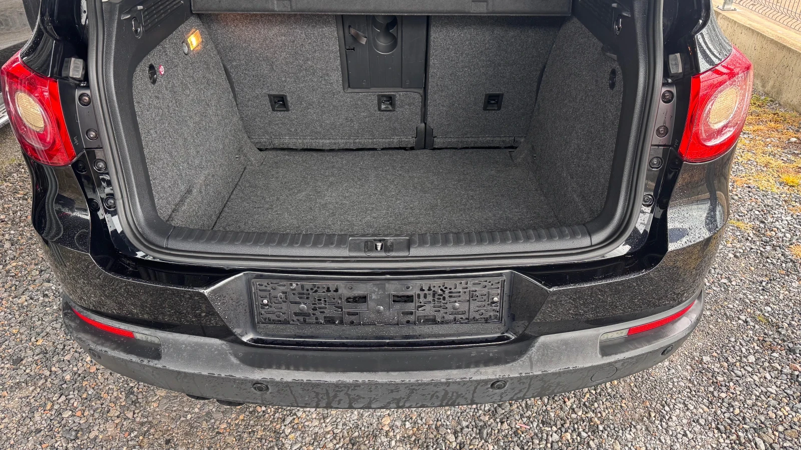 VW Tiguan 2.0TDI 4MOTION 140кс DSG * 122хил.км* , снимка 17 - Автомобили и джипове - 53999240