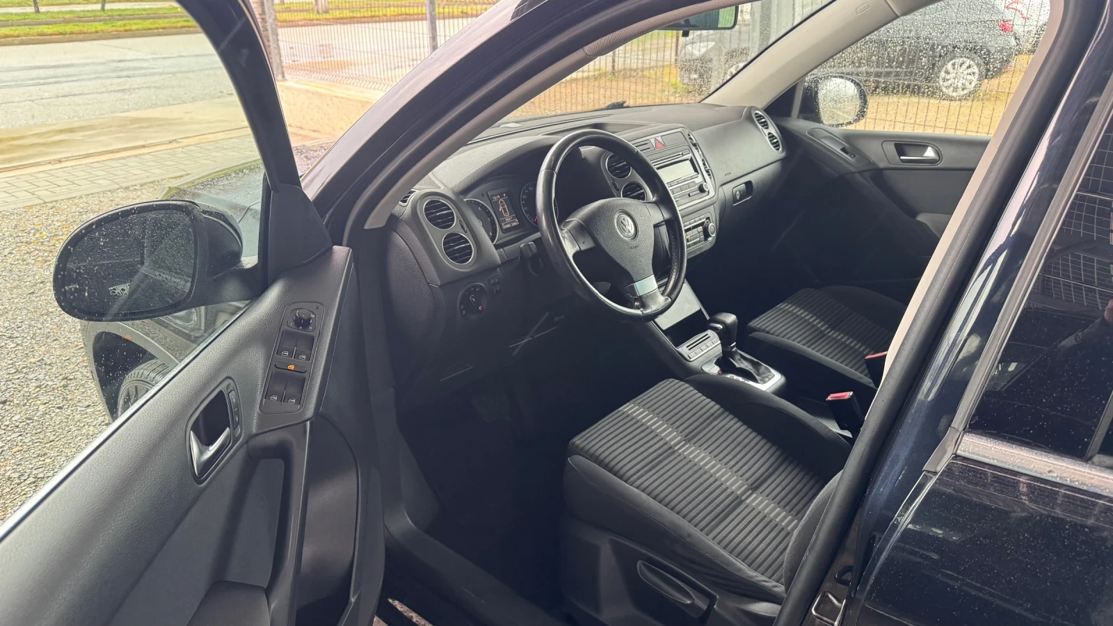 VW Tiguan 2.0TDI 4MOTION 140кс DSG * 122хил.км* , снимка 11 - Автомобили и джипове - 53999240