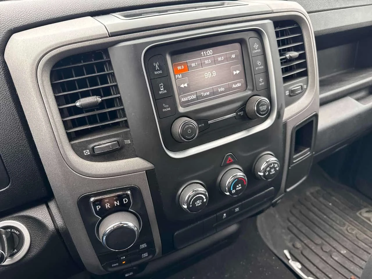 Dodge RAM 1500  | Tradesman | LOW KM | 4X4 |  | Mobile.bg � ����������� 12