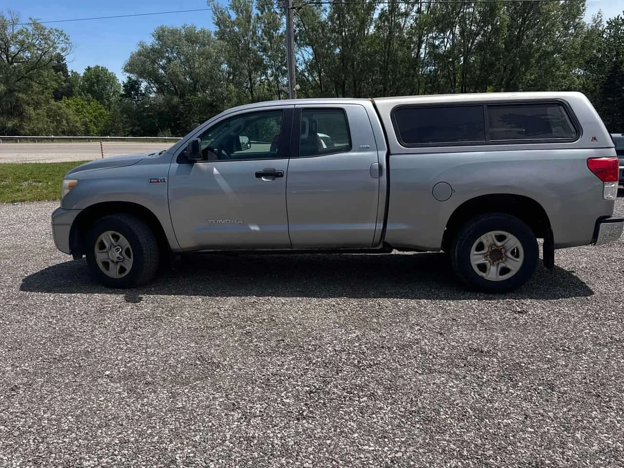 Toyota Tundra * SR5 * CARFAX * БЕЗ ПЪРВОНАЧАЛНА ВНОСКА, снимка 2 - Автомобили и джипове - 54837379