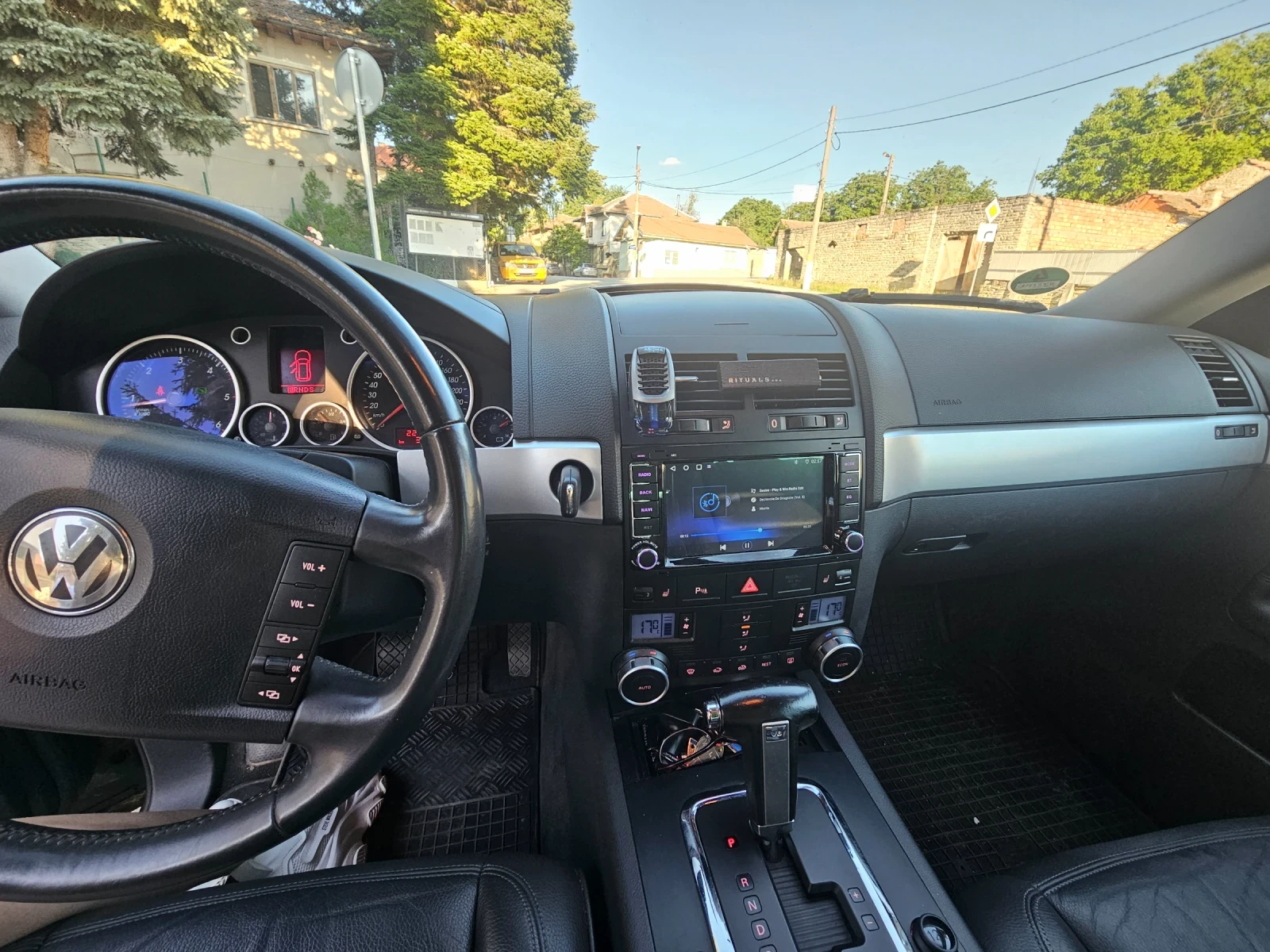 VW Touareg, снимка 7 - Автомобили и джипове - 54964100