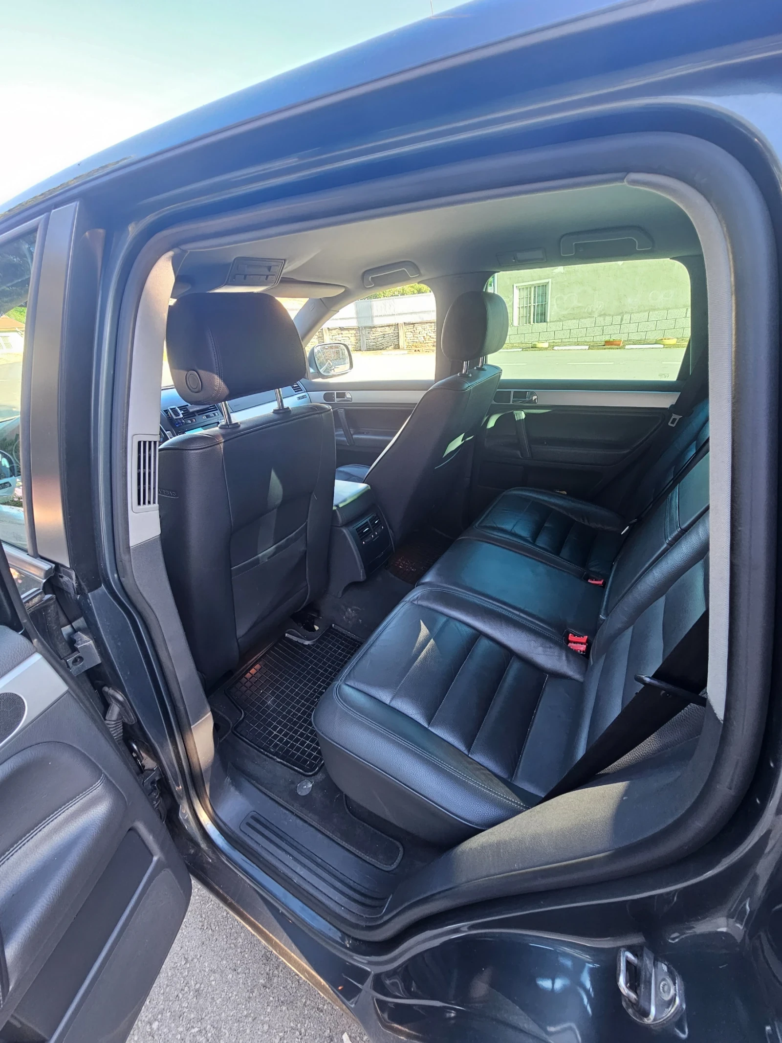 VW Touareg, снимка 6 - Автомобили и джипове - 54964100