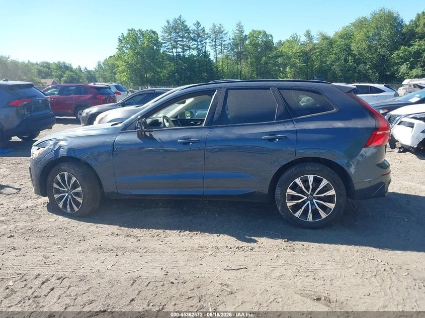 Volvo XC60 * B5* PLUS* DARK* ПАНО* KEYLESS* Camera* ПОДГРЕВ* , снимка 4 - Автомобили и джипове - 55434636