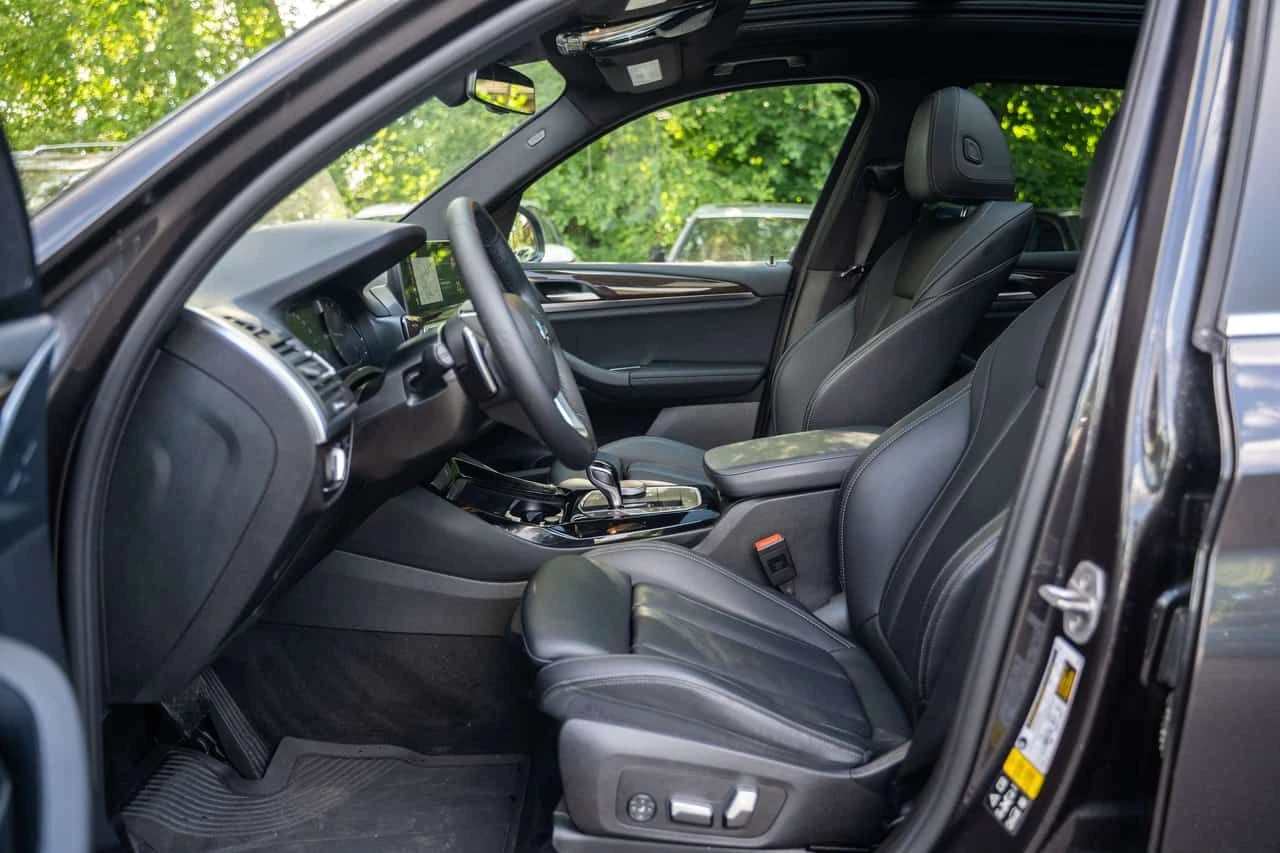 BMW X3 * 30i xDrive30i| NoAccident| Essential| Pano| BSM|, снимка 10 - Автомобили и джипове - 55545344
