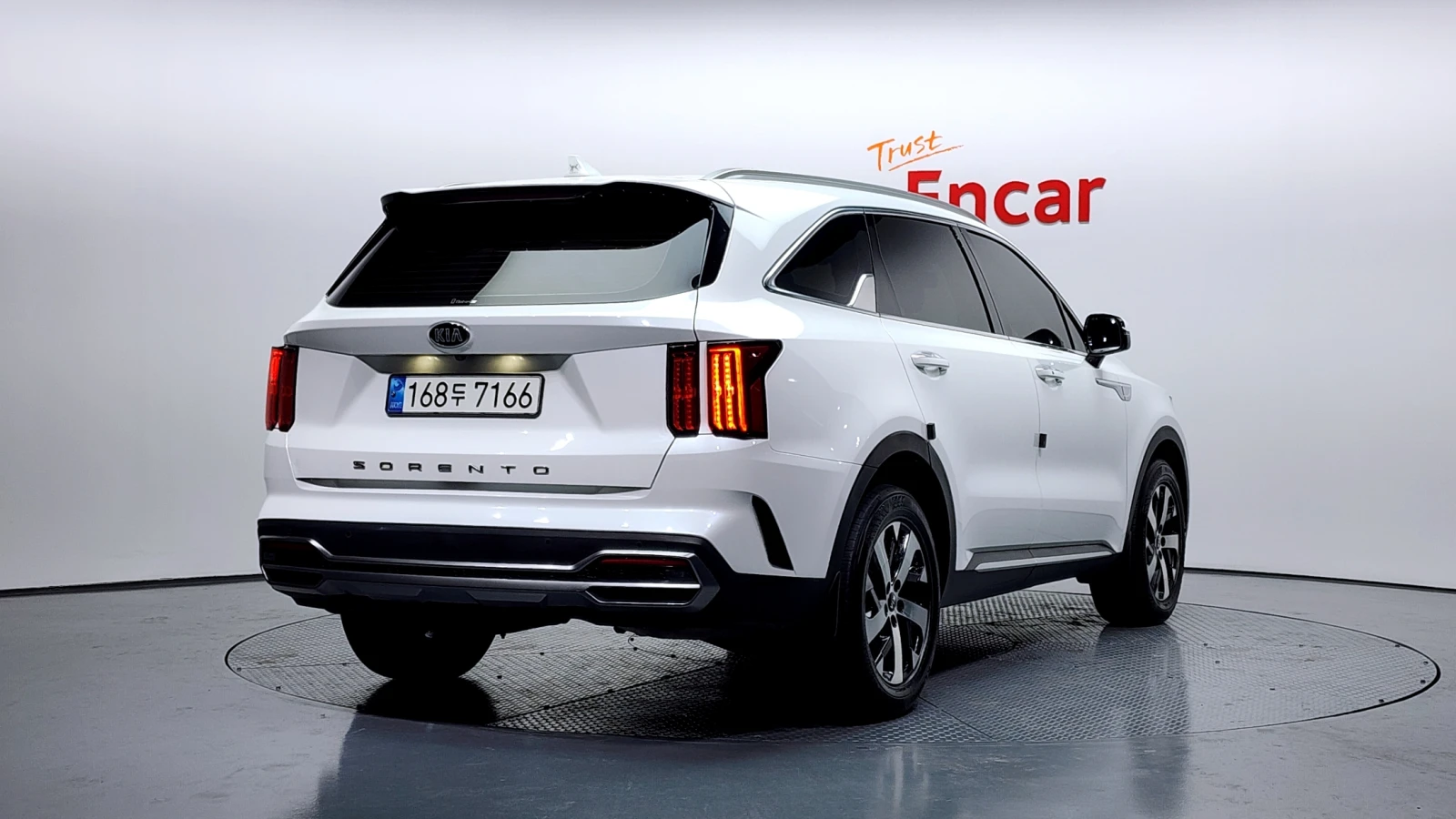 Kia Sorento 2.2* ЕЛ. БАГАЖНИК* ПОДГРЕВ ВОЛАН* КРАЙНА ЦЕНА, снимка 2 - Автомобили и джипове - 56025331