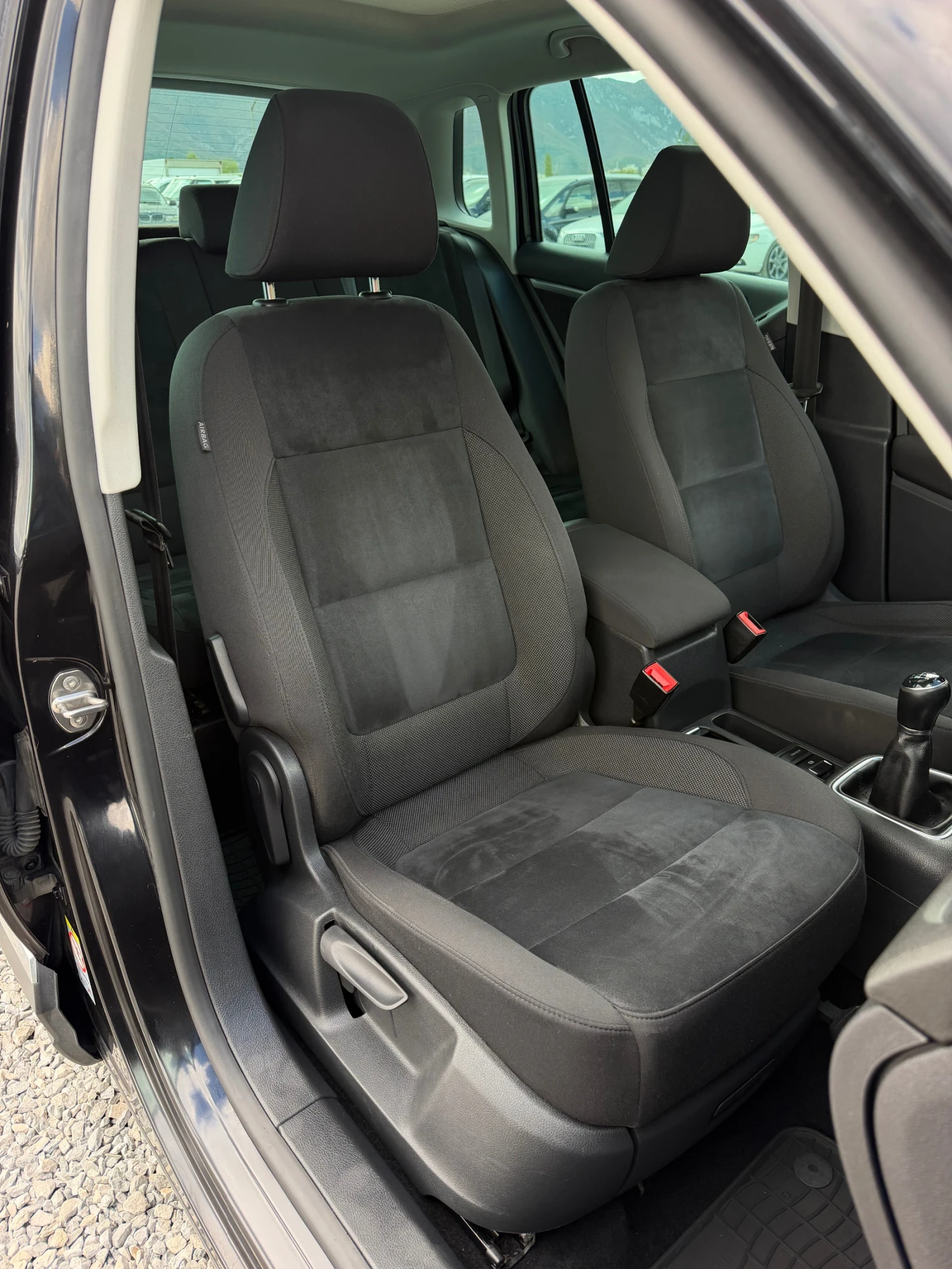 VW Tiguan 2.0TDi 140к.с 4-Motion Face-Lift Панорама, снимка 14 - Автомобили и джипове - 56191267