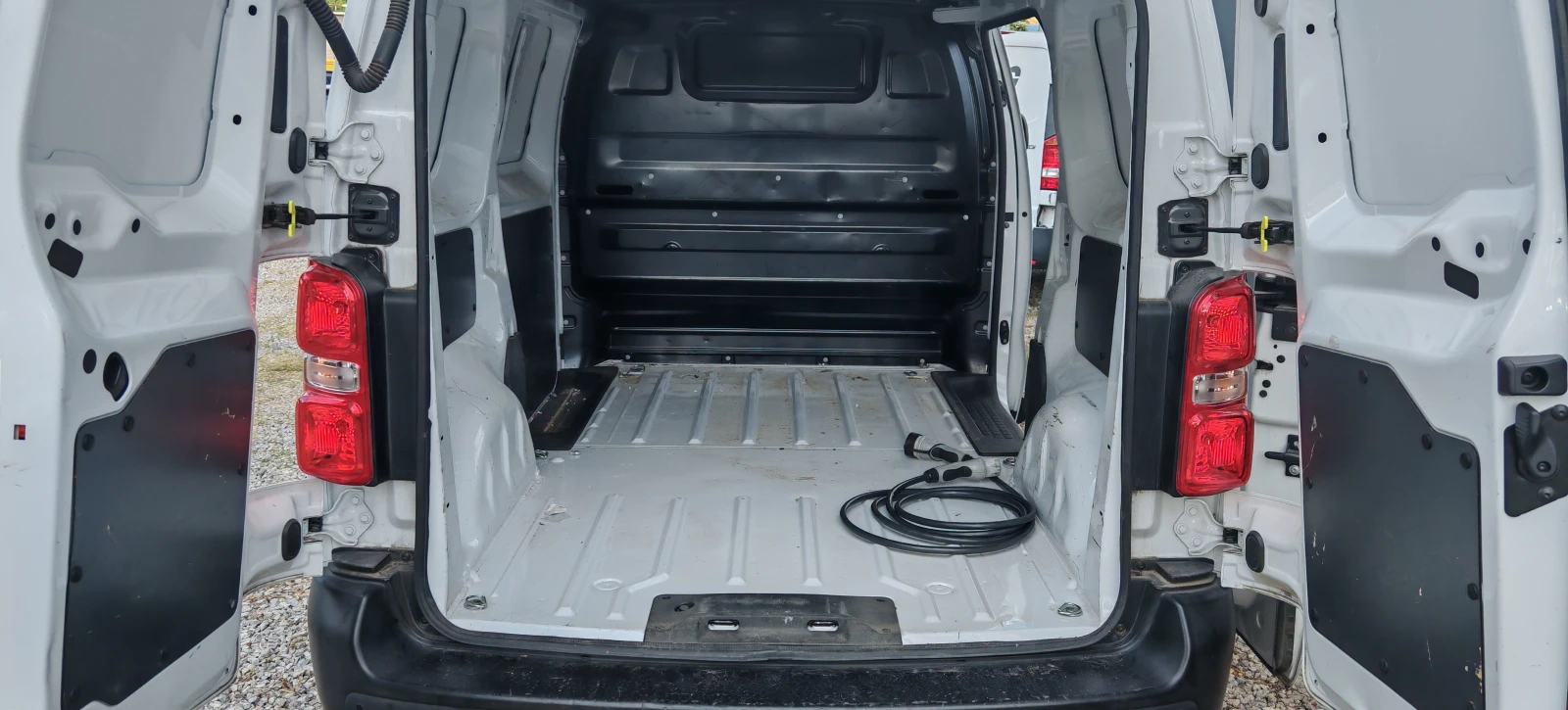 Opel Vivaro  Electric 75kw/h NovA, снимка 16 - Бусове и автобуси - 55233854