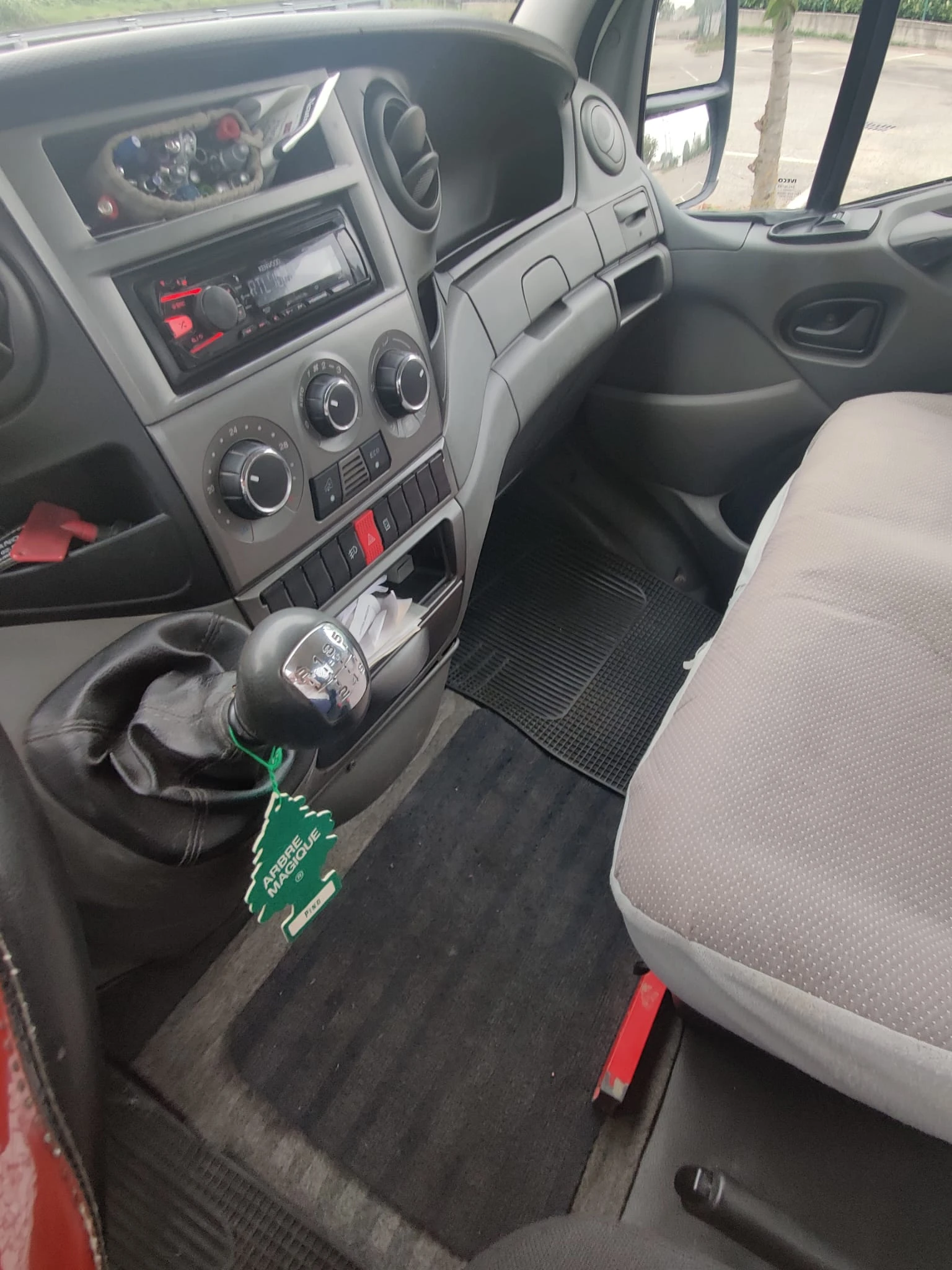 Iveco Daily 35c13, снимка 4 - Камиони - 55532459