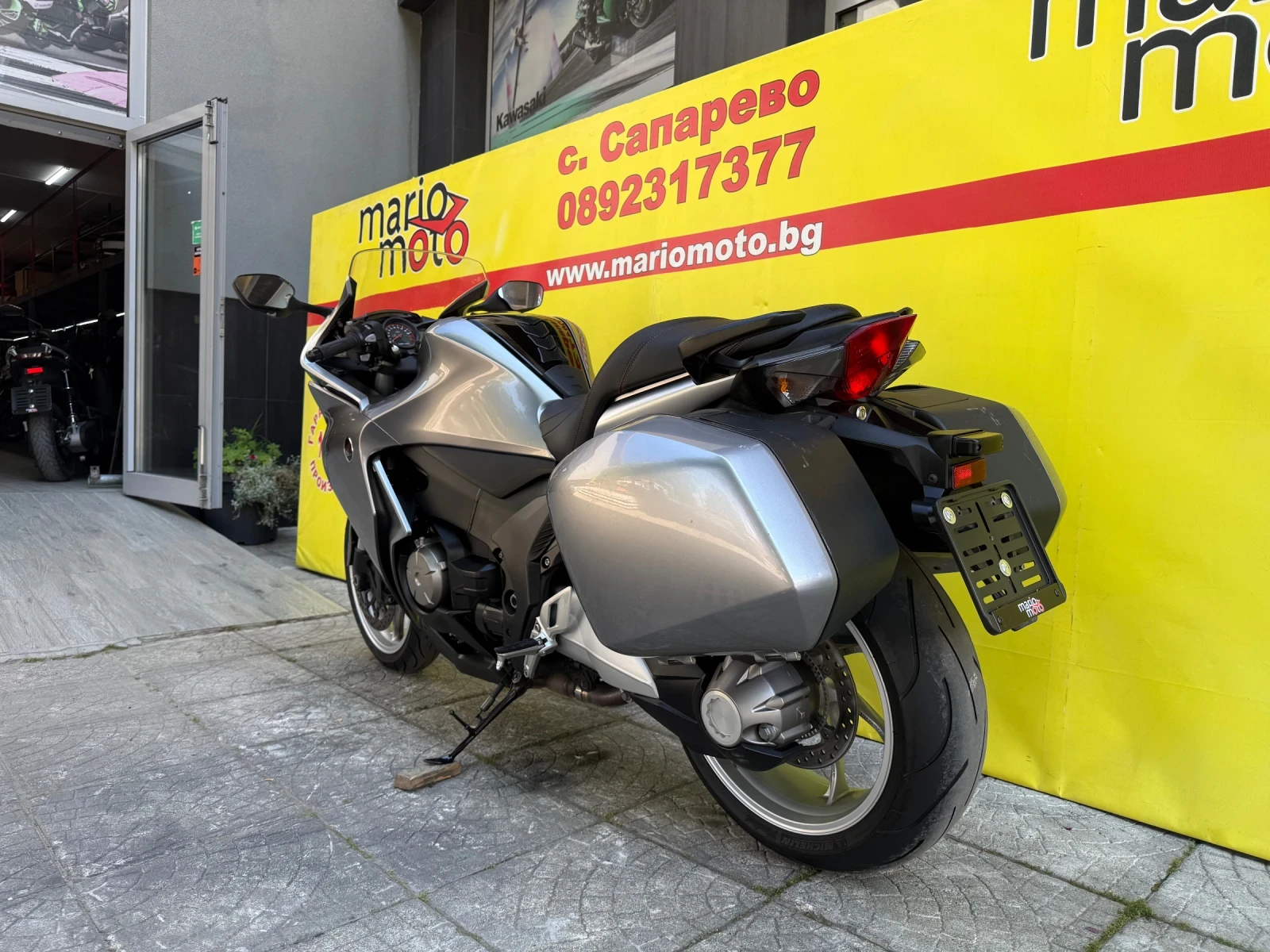 Honda Vfr 1200F DCT ABS, снимка 8 - Мотоциклети и мототехника - 54854671