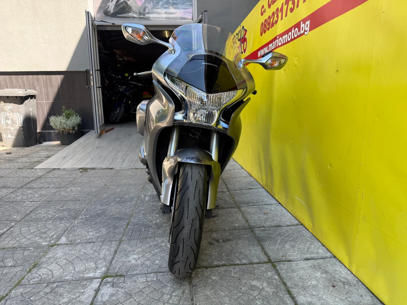 Honda Vfr 1200F DCT ABS, снимка 4 - Мотоциклети и мототехника - 54854671