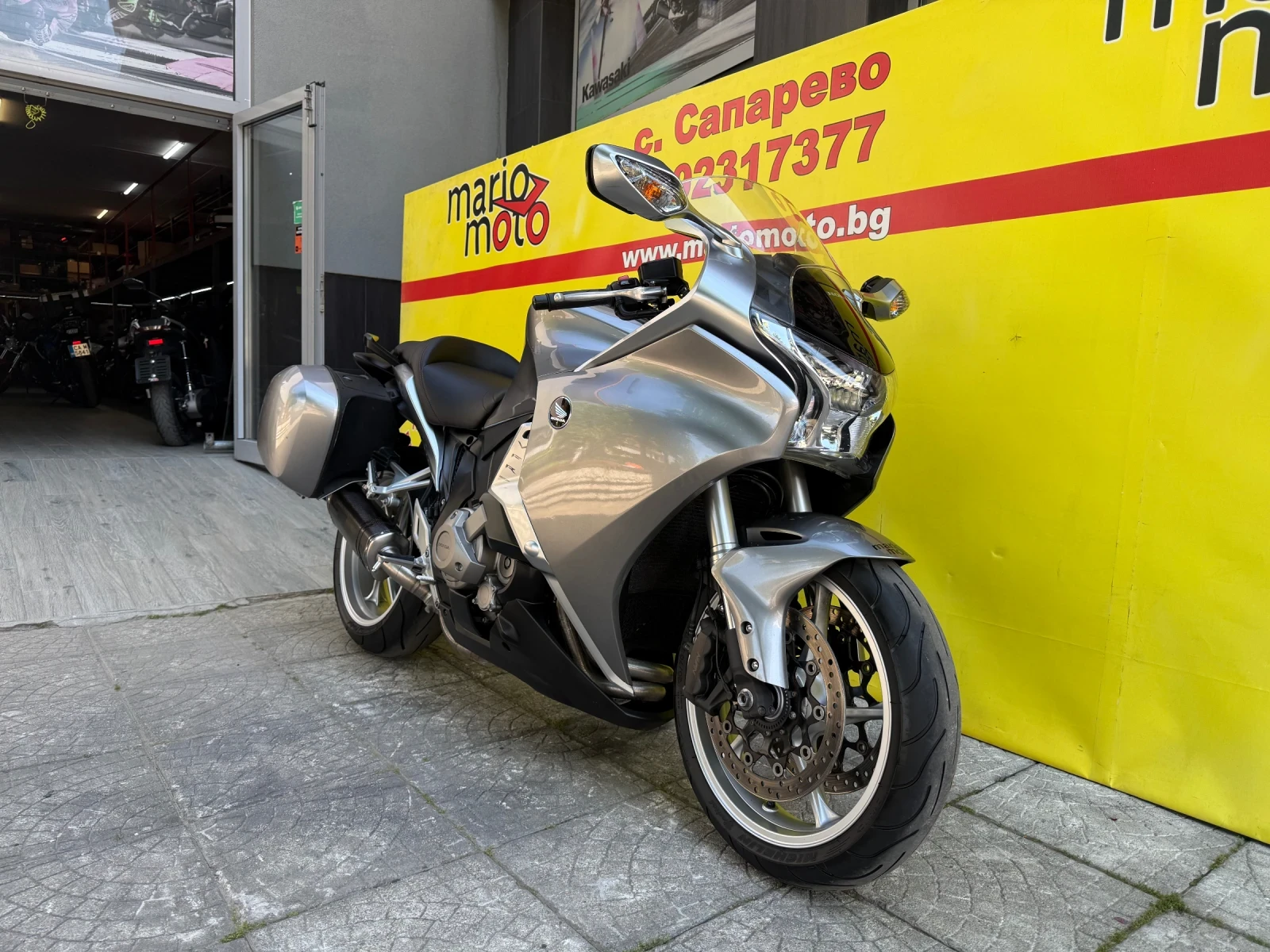 Honda Vfr 1200F DCT ABS, снимка 2 - Мотоциклети и мототехника - 54854671