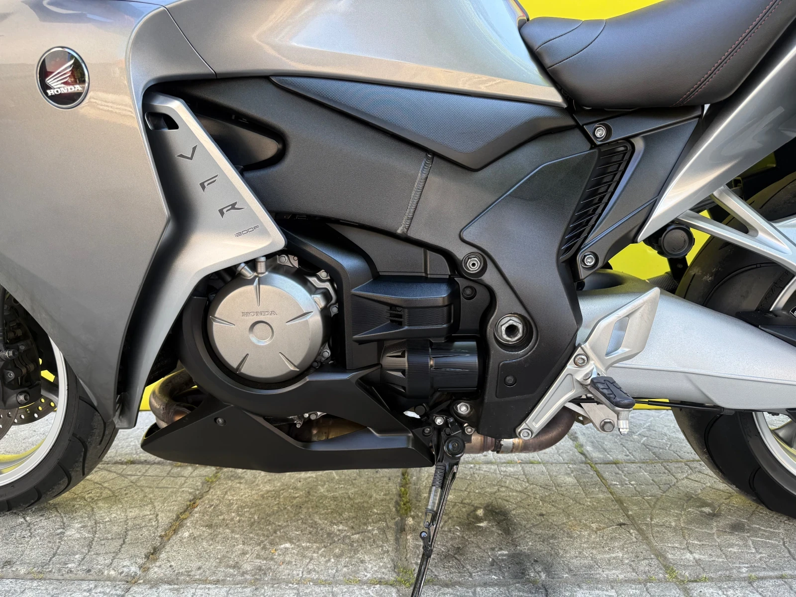 Honda Vfr 1200F DCT ABS, снимка 12 - Мотоциклети и мототехника - 54854671