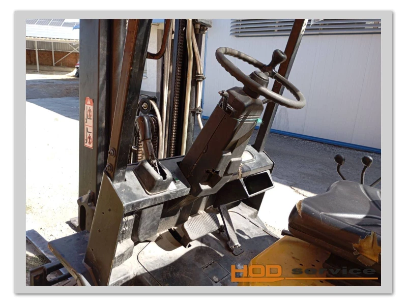 Мотокар Yale, снимка 11 - Индустриална техника - 52646971