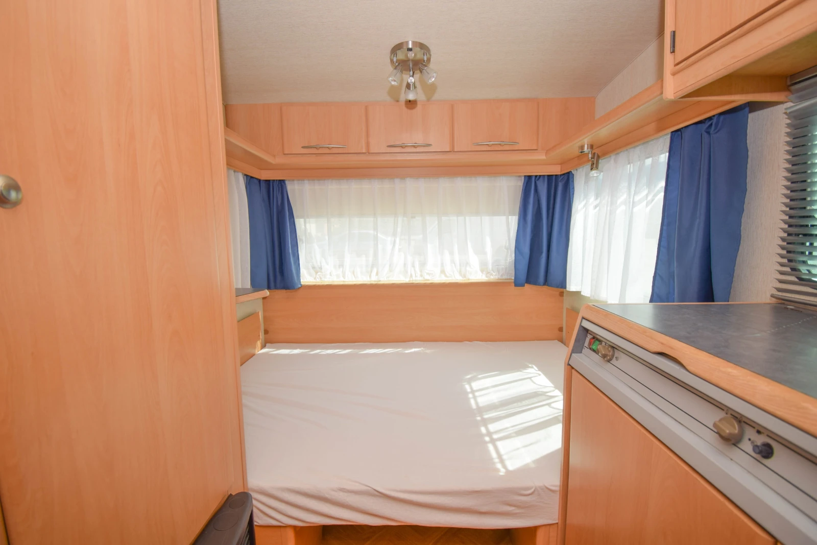 Каравана Adria UNIKA 390 DS/675кг+ ФОРСЕЛТ - изображение 10