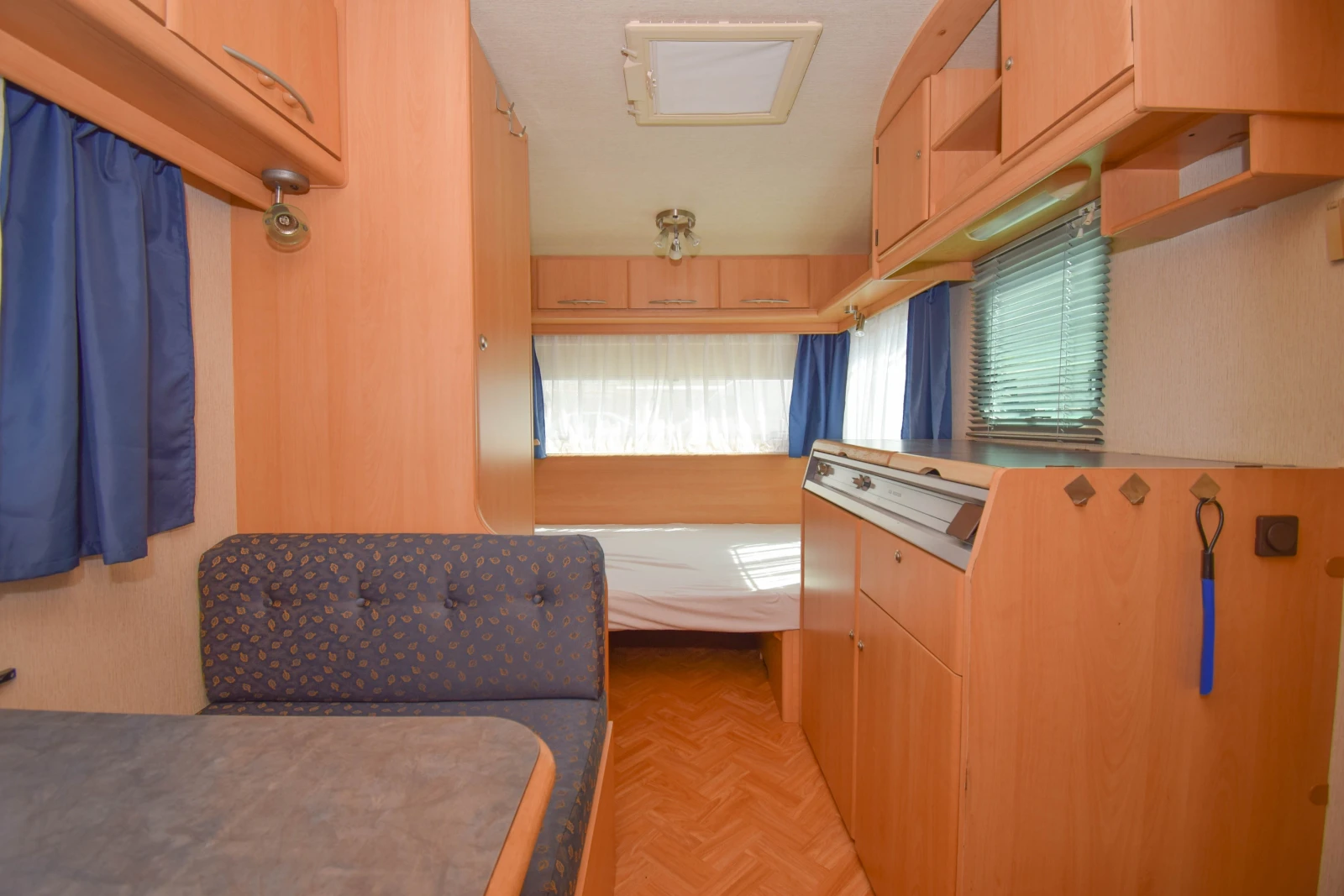 Каравана Adria UNIKA 390 DS/675кг+ ФОРСЕЛТ - изображение 7