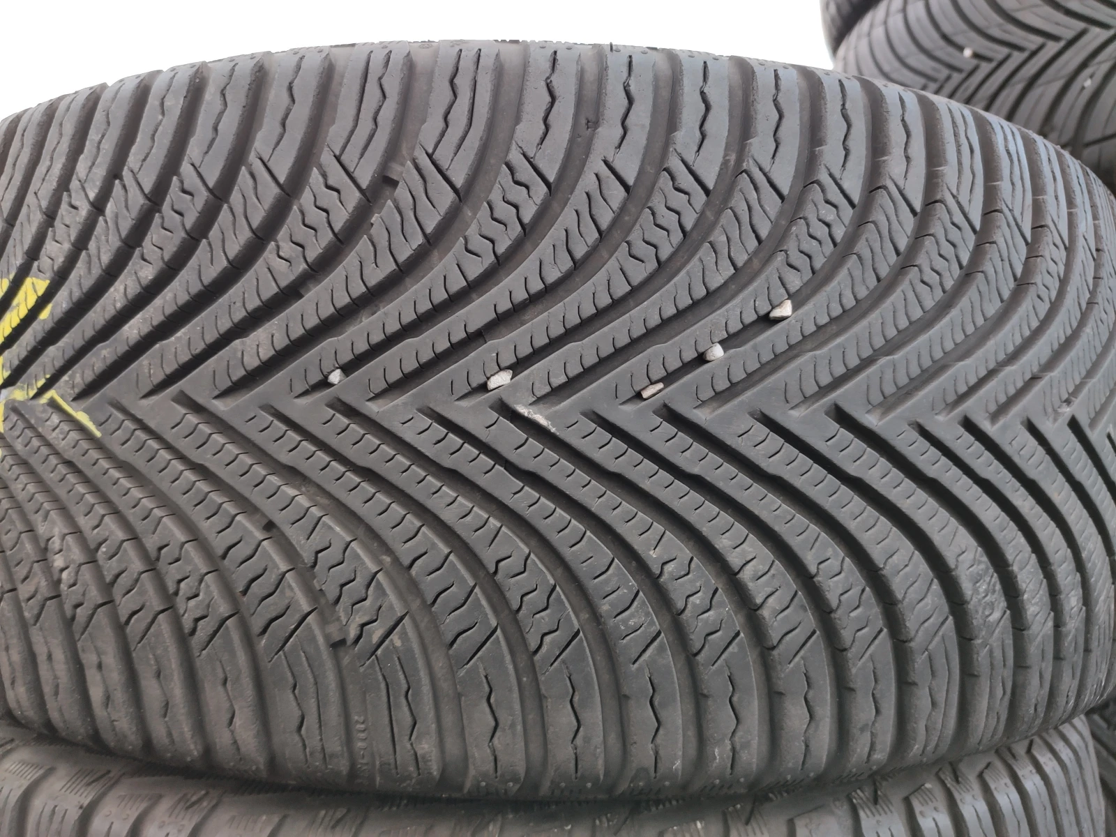 ���� 215/40R17 | Mobile.bg � ����������� 1