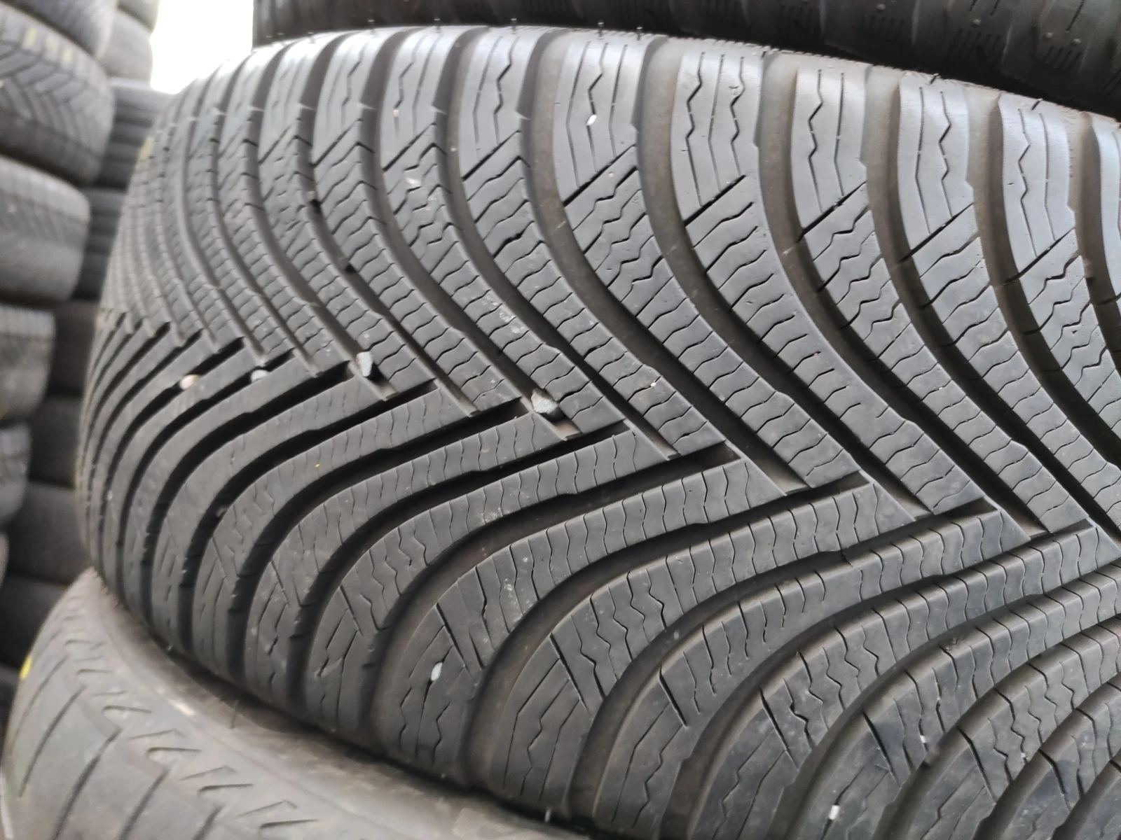 ���� 215/40R17 | Mobile.bg � ����������� 4