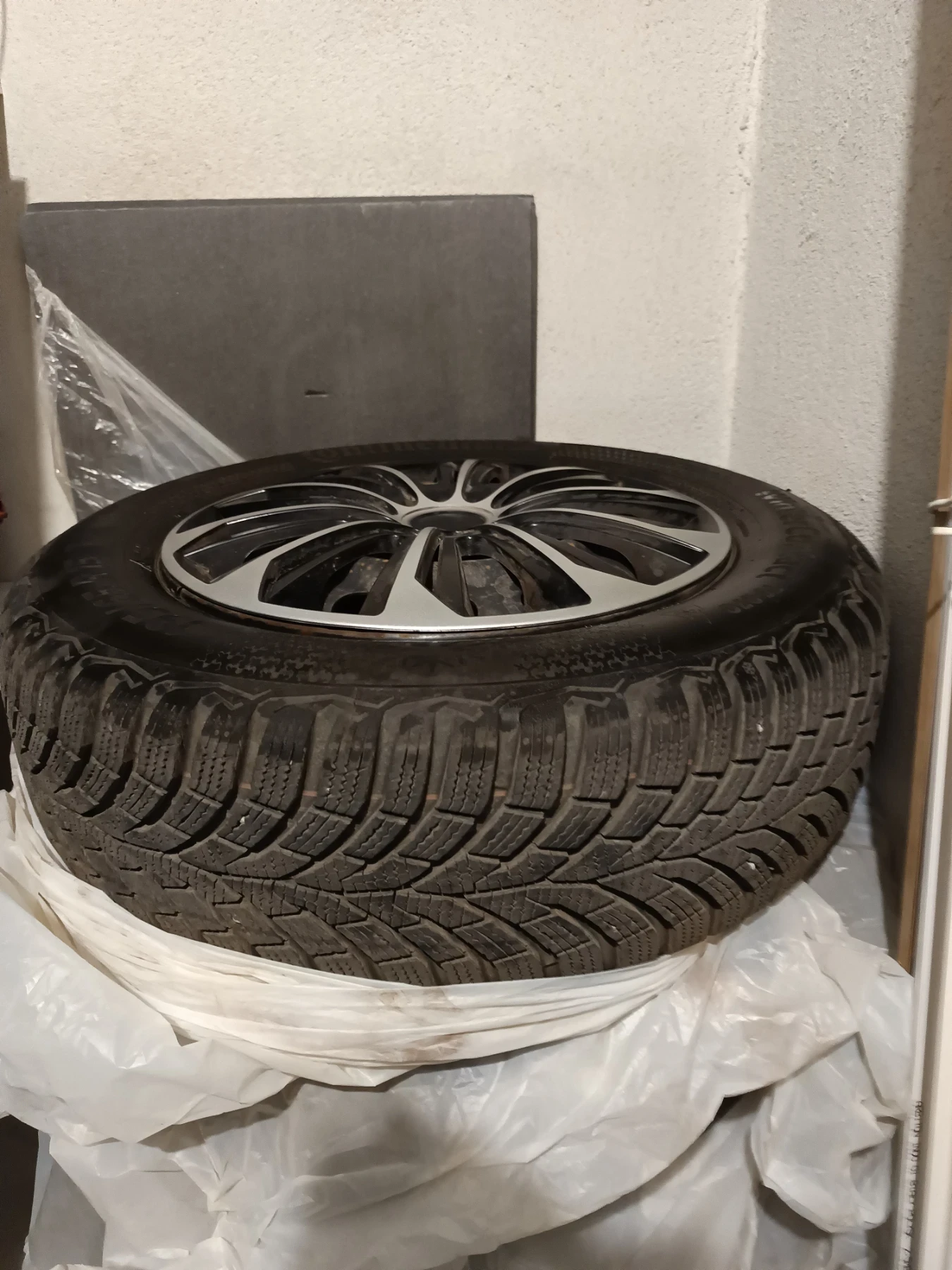 Гуми с джанти Continental 195/65R15, снимка 3 - Гуми и джанти - 56113570