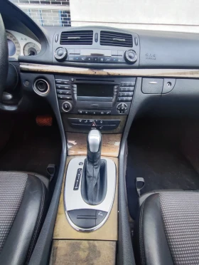Mercedes-Benz E 220, снимка 8
