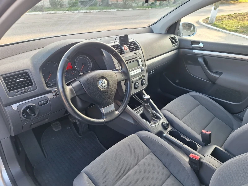 VW Golf 1.9 TDI, снимка 12 - Автомобили и джипове - 47538379