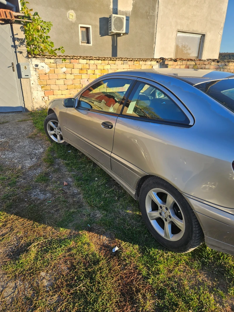 Mercedes-Benz C 200, снимка 4 - Автомобили и джипове - 47965279