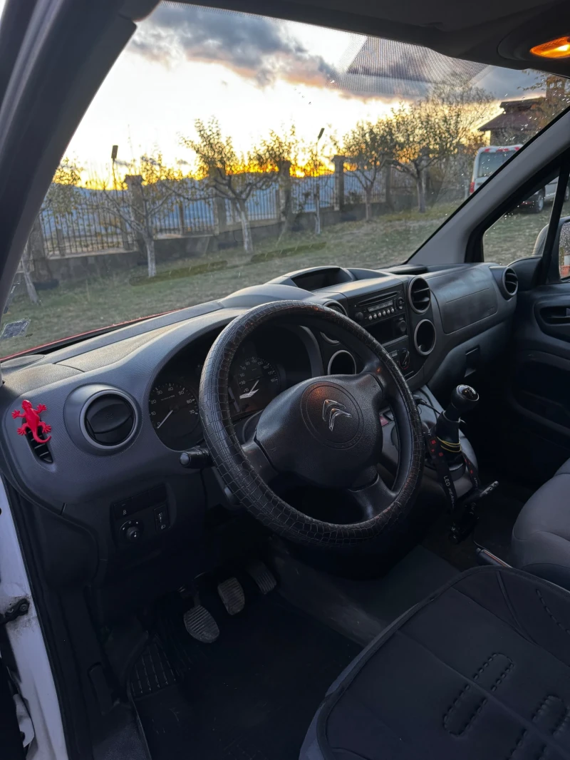 Citroen Berlingo 1.6 HDI Товарен 2+ 1, снимка 5 - Автомобили и джипове - 48145284