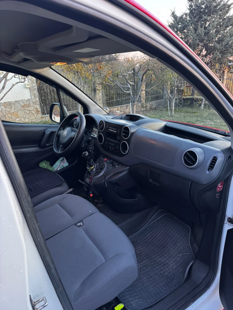 Citroen Berlingo 1.6 HDI Товарен 2+ 1, снимка 7 - Автомобили и джипове - 48145284