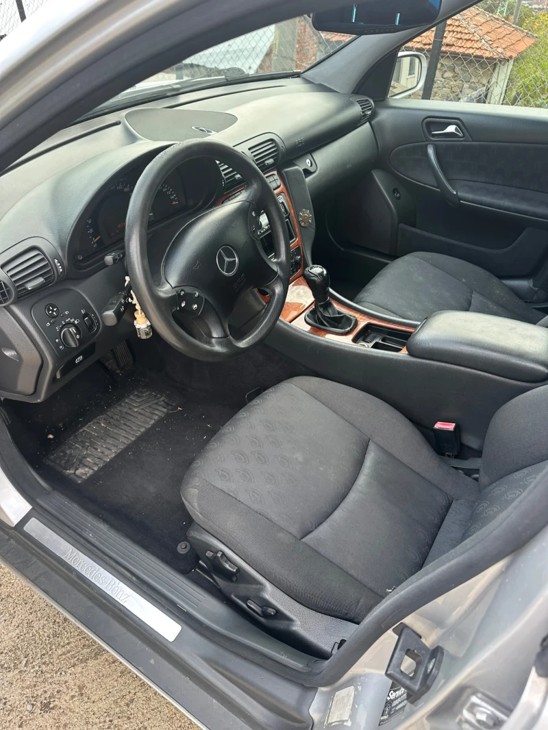 Mercedes-Benz C 220 2.2 CDI, снимка 6 - Автомобили и джипове - 52209630