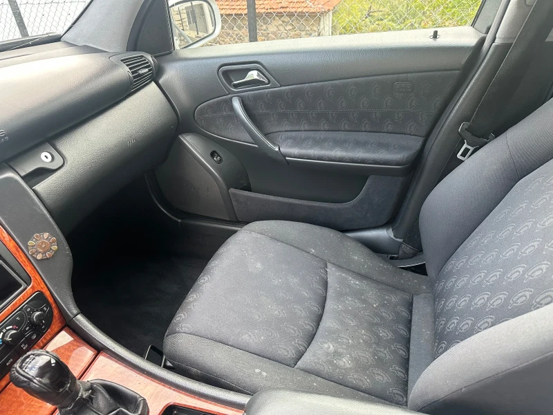 Mercedes-Benz C 220 2.2 CDI, снимка 9 - Автомобили и джипове - 52209630