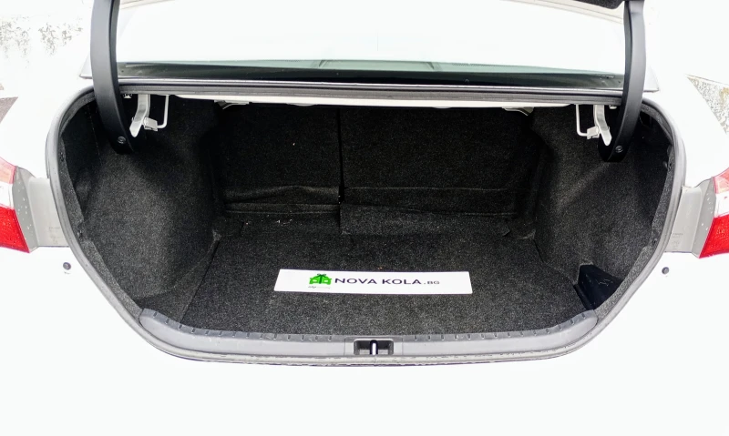 Toyota Corolla 1.4 D-4D, снимка 7 - Автомобили и джипове - 52647173