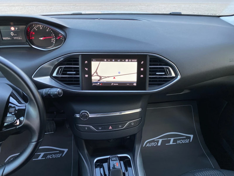 Peugeot 308 Face* Allure* 1.5HDI-Automatic* , снимка 12 - Автомобили и джипове - 52804750