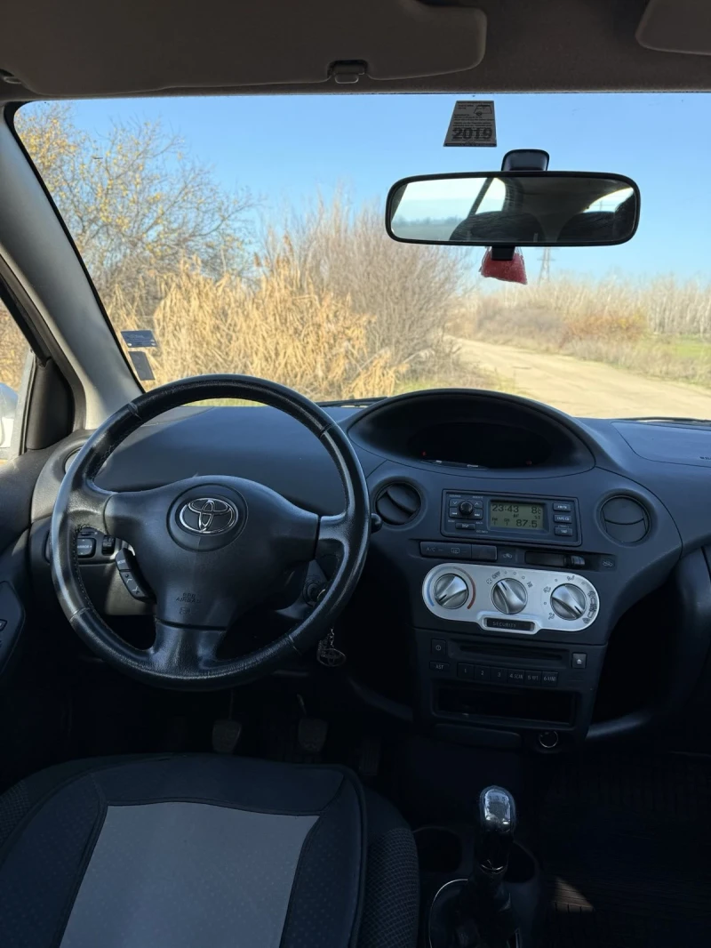 Toyota Yaris, снимка 14 - Автомобили и джипове - 52901486