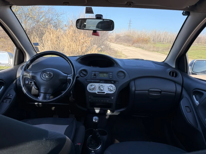 Toyota Yaris, снимка 13 - Автомобили и джипове - 52901486